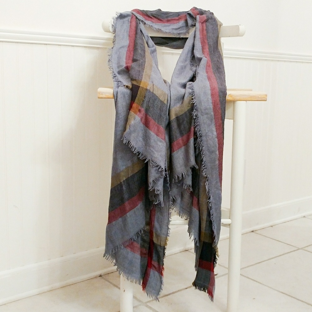 Very Large Scarf - Picture 2 of 4